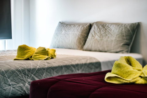 3 Bedroom Apartment / Spence St - Pubs and Clubs 2