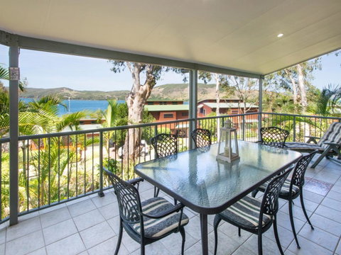 3 Bedroom Heliconia Grove On Hamilton Island - Go Out 2