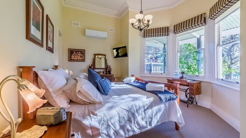 3 Genesta St, Cowes - Federation Home - Pubs and Clubs 1