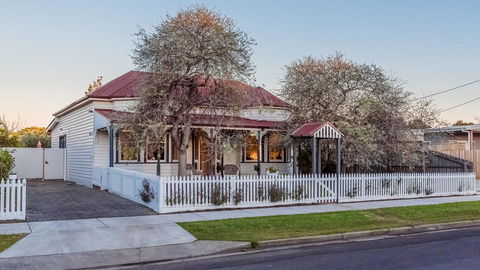 3 Genesta St, Cowes - Federation Home - Pubs and Clubs 2