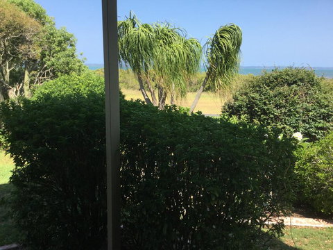 3 Sea/Fraser Island View Deckings, Beachfront, Marina - Pubs and Clubs 2