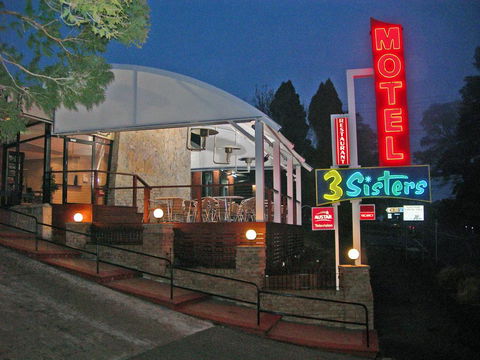 3 Sisters Motel - Pubs and Clubs 0