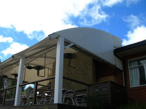 3 Sisters Motel - Pubs and Clubs 3