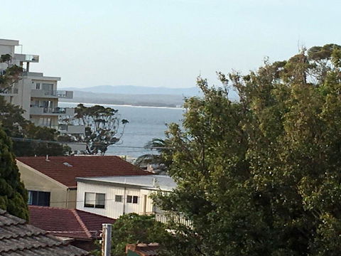 3/4 Victor Parade - Great Townhouse & Walk To The Beach - Pubs and Clubs 0