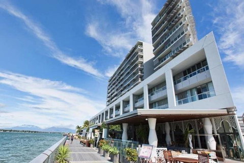 301 Harbour Lights - Pubs and Clubs 3
