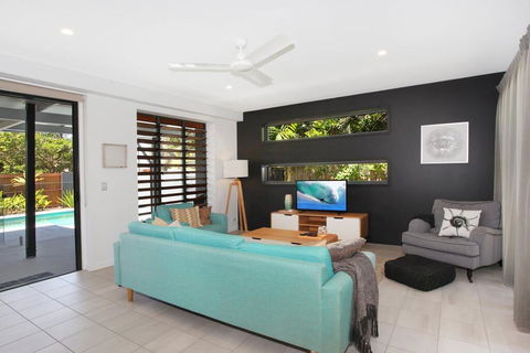 34 Boardrider Crescent, Mount Coolum - Pubs and Clubs 1
