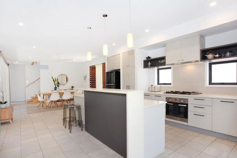 34 Boardrider Crescent, Mount Coolum - Pubs and Clubs 3