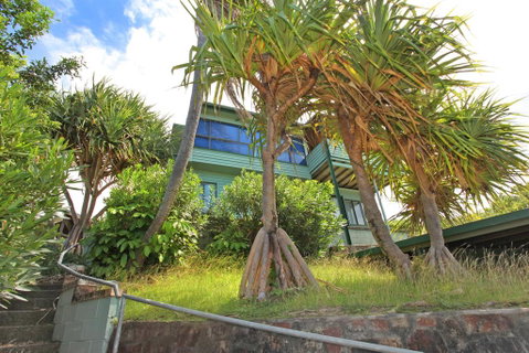 38 Pacific Terrace, Coolum Beach - Linen Supplied - Pubs and Clubs 2