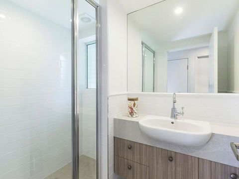 38 Yarrong Road - Pubs and Clubs 1