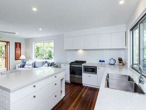 38 Yarrong Road - Pubs and Clubs 2