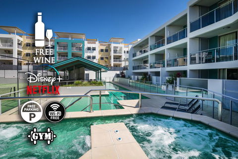 3BR Coolum Beach Escape , Courtyard, Pool, Spa, Tennis - Pubs and Clubs 0