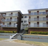 4 'Adriana' 83 Ronald Avenue - open plan living with backyard - Pubs and Clubs