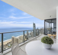 4 Bedroom Sub Penthouse Lvl 60 at Circle on Cavill - Pubs and Clubs