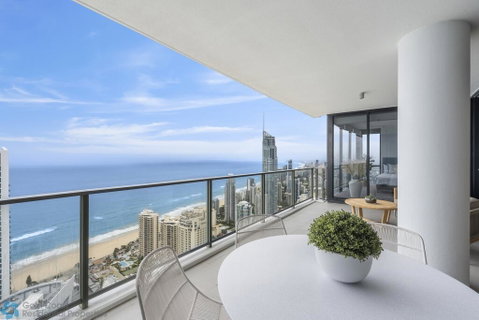 4 Bedroom Sub Penthouse Lvl 60 At Circle On Cavill - Pubs and Clubs 0