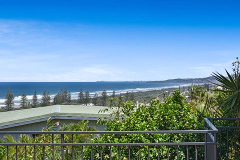 41 Pelican Street, Peregian Beach, Noosa Shire - Pubs and Clubs 2
