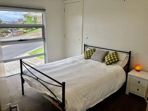 5 Star Gowanbrae Views - Go Out 0