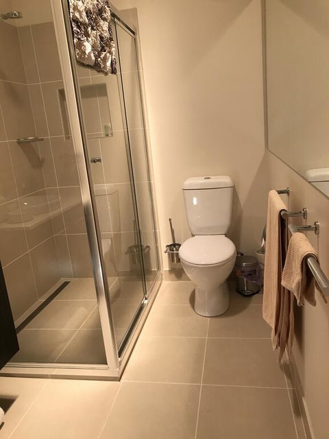 5 Star Room With Own Bathroom - Singles, Couples, Families Or Executives - Pubs and Clubs 2