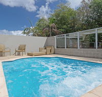 516 'Oaks Pacific Blue' 265 Sandy Point Road- private pool aircon WIFI - Pubs and Clubs