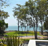545 Esplanade - Pubs and Clubs
