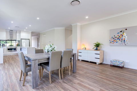 59 Banksia Avenue Coolum Beach - Pet Friendly, Linen Included, 500 BOND - Pubs and Clubs 3