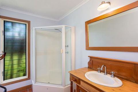 6 Ilmenite Avenue - Coastal Beach Shack Within Walking Distance To Patrolled Beach And CBD, - Go Out 3