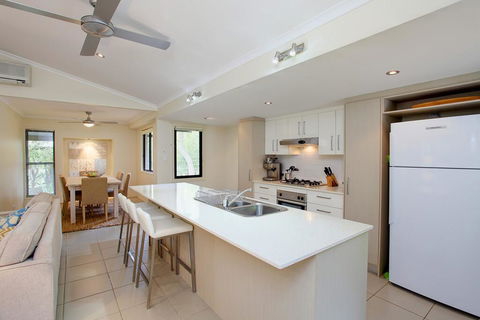 6 Orania Court - Rainbow Shores, Absolutely Gorgeous Beach Side Property Within 200 Metres Walk To The Beach - Go Out 3