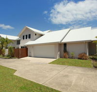 60 Beachway Parade Marcoola 500 BOND Linen supplied - Pubs and Clubs