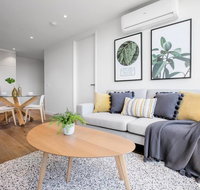 61 Boutique one-bedroom Boxhill Central Mall - Pubs and Clubs