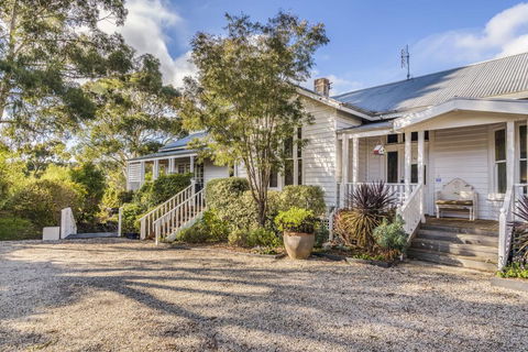 65 Main Guesthouse - Pubs and Clubs 1