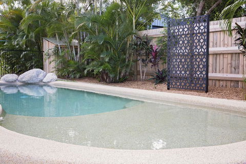 7 McNamara - Wongaling Beach - Pubs and Clubs 0