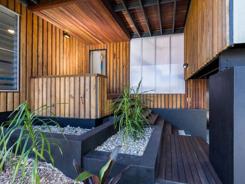 7 Roseby Court - Pubs and Clubs 3