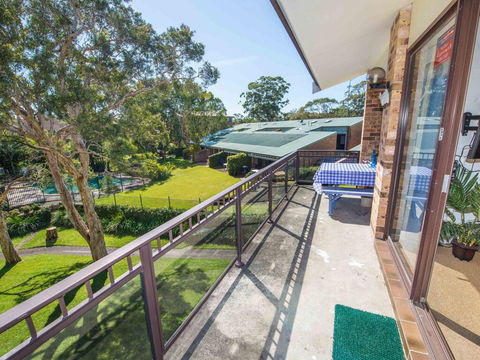 73 'Bay Parklands', 2 Gowrie Avenue - Solar Heated Pool, Spa, Tennis Court & Views - Pubs and Clubs 0