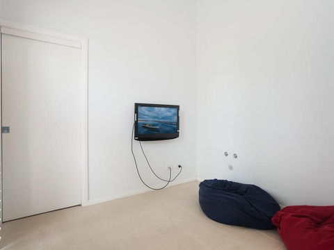 7a Judith Street - Stunning Duplex With Ducted Air Conditioning - Pubs and Clubs 3