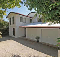8 Springfield Avenue - Pet Friendly Linen Included - Pubs and Clubs