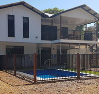 9 Ibis Court - pool beach volleyball air conditioning - Go Out