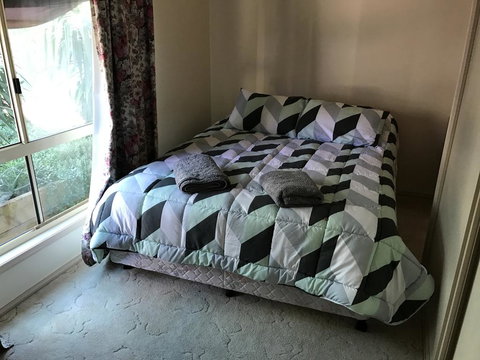 91 Stevenson Court - Pubs and Clubs 2