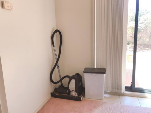 A Clean Private Room, Bruce - Go Out 1