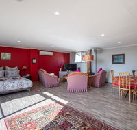 A Lismar Lodge Cottage - Pubs and Clubs
