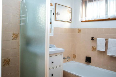 A Little Getaway - Pubs and Clubs 2