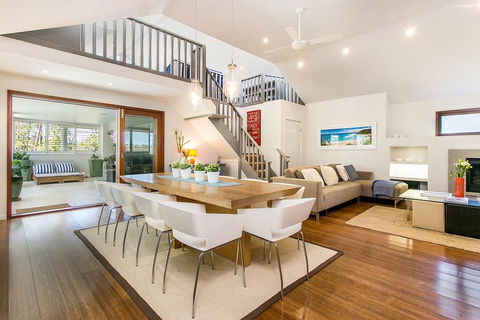 A PERFECT STAY - Beachcomber Blue - Pubs and Clubs 2