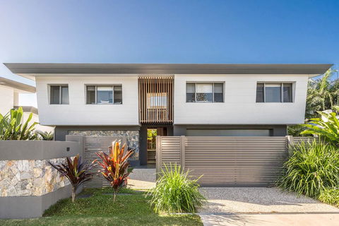 A PERFECT STAY - Kaylani Cove - Pubs and Clubs 2