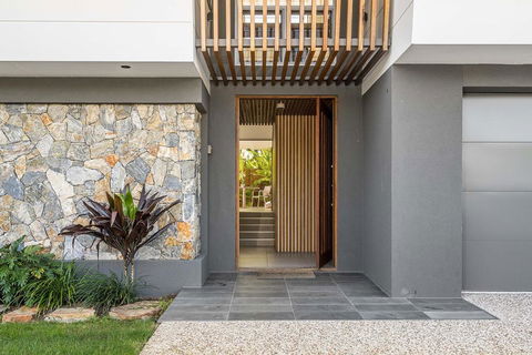 A PERFECT STAY - Kaylani Cove - Pubs and Clubs 3