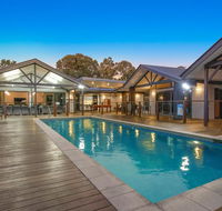 A PERFECT STAY - Lennox Unique Coastal Retreat - Pubs and Clubs