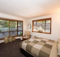 A Suite Spot in the Hills - Pubs and Clubs