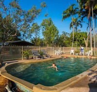 AAOK Lakes Resort and Caravan Park - Pubs and Clubs