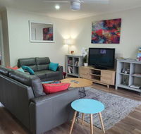Abalone Guest Accommodation - Pubs and Clubs