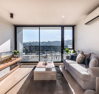 Abbortsford 2 Bed 2 Bath Mountain View Apartment - Go Out