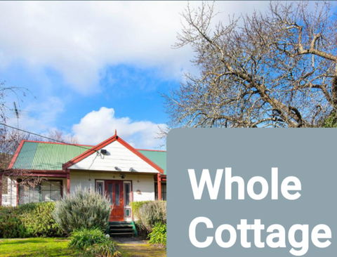 Abelia Cottages SPA LAKESIDE COTTAGE NO 1 - Pubs and Clubs 0