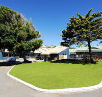 Abrolhos Reef Lodge - Pubs and Clubs