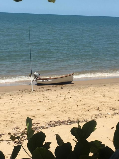 Absolute Beach Frontage, Family Friendly, Home Away From Home - Pubs and Clubs 3